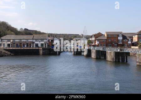 L'entrata al Penarth Marina nella Baia di Cardiff, Galles, Regno Unito Foto Stock