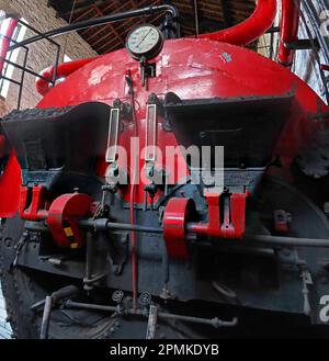 Red Tinker Shenton boiler, makers Hyde, a Queens Mill, Burnley, Lancs, Inghilterra, Regno Unito Foto Stock