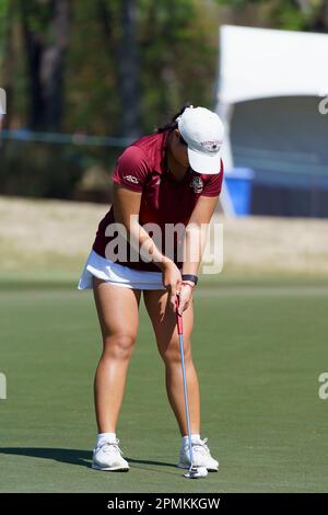 Greensboro, North Carolina, Stati Uniti. 13th Apr, 2023. Il golfista del Boston College STEPHANY KIM tenta un putt all'ACC Championship for Women's Golf (Credit Image: © Josh Brown/ZUMA Press Wire) SOLO PER USO EDITORIALE! Non per USO commerciale! Foto Stock