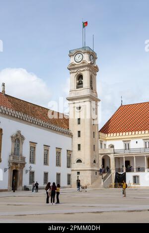 Coimbra, Portogallo. 31st Mar, 2023. La torre 'Cabraa' nel cortile centrale dell'Università di Coimbra. Credit: Viola Lopes/dpa/Alamy Live News Foto Stock