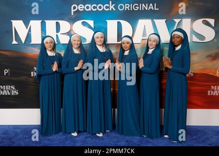 13 aprile 2023 Los Angeles, California - atmosfera. La prima "Mrs Davis" si è tenuta al DGA Theater di Los Angeles. (Credit Image: © FS/AdMedia via ZUMA Press Wire) SOLO PER USO EDITORIALE! Non per USO commerciale! Foto Stock