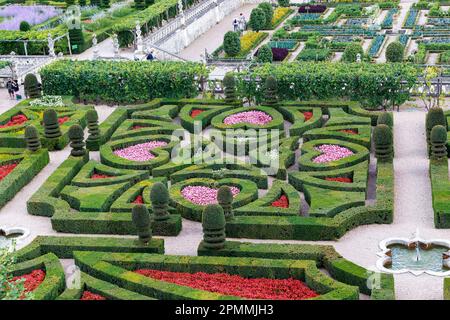 VILLANDRY, FRANCIA - 7 SETTEMBRE 2019: Questo è un frammento di parte dei Giardini ornamentali del Castello di Villandry, che si chiama la Piazza dei dieci Foto Stock