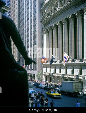 1987 STORICA STATUA DI GEORGE WASHINGTON MURO STREET BORSA EDIFICIO MANHATTAN NEW YORK CITTÀ STATI UNITI Foto Stock