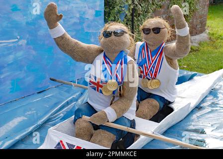 Kettlewell Scarecrow Festival (2010), Wharfedale, North Yorkshire Foto Stock