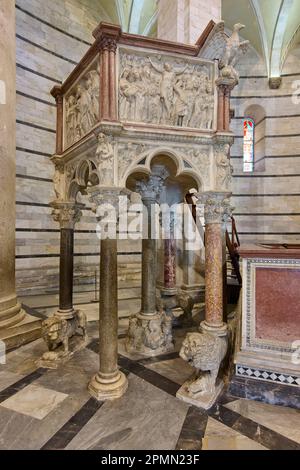Pulpito, foto interna del Battistero di San Giovanni, Battistero di San ...