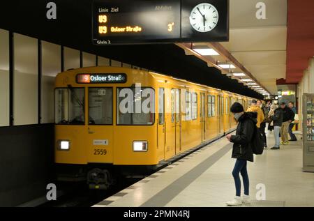 U9, U-Bahnhof Walther-Schreiber-Platz, Steglitz, Berlino, Germania Foto Stock