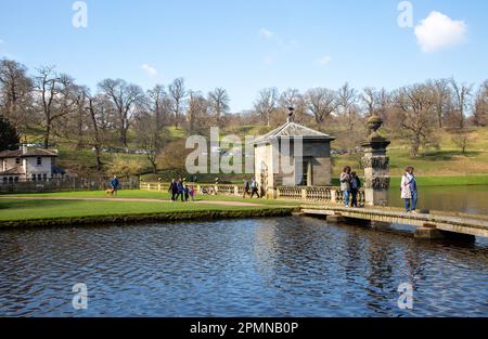 Studley Royal Park Ear Ripon nel North Yorkshire, Inghilterra. Il sito, che ha una superficie di 800 ettari, vanta un giardino paesaggistico del 18th° secolo Foto Stock