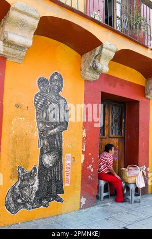 Street scene, centro storico, città di Oaxaca, Messico Foto Stock