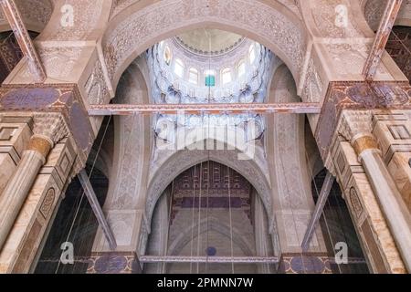 L'architettura all'interno della sala di preghiera della Moschea al-Rifai al Cairo, in Egitto Foto Stock