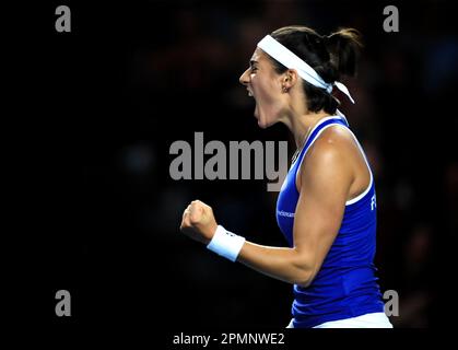 La francese Caroline Garcia celebra un punto durante la partita di qualificazione della Billie Jean King Cup presso la Coventry Building Society Arena di Coventry. Data immagine: Venerdì 14 aprile 2023. Foto Stock