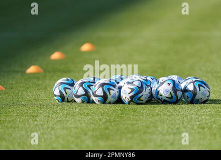 ADIDAS OCEAUNZ la palla ufficiale di partita per la Coppa del mondo delle Donne FIFA 2023 Australia Nuova Zelanda, WM, Weltmeisterschaft, nel amichevole DFB donne partita GERMANIA - BRASILE 1-2 preparazione per i Campionati del mondo WM 2023 in Australia, Nuova Zelanda, Stagione 2022/2023, il 11 aprile 2023 a Norimberga, Nürnberg, Germania. © Peter Schatz / Alamy Live News Foto Stock