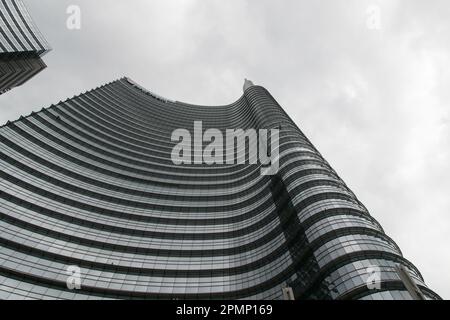 Una foto in alto della Torre UniCredit. Italia, Milano. Foto Stock