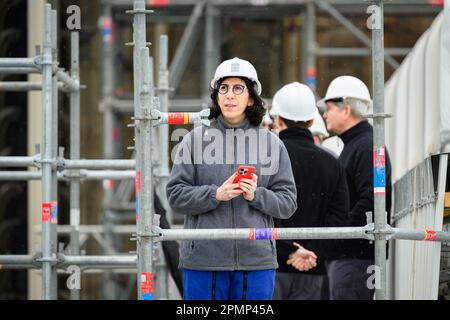 Parigi, Francia. 14th Apr, 2023. Rima Abdul Malak, ministre de la Culture Credit: Abaca Press/Alamy Live News Foto Stock