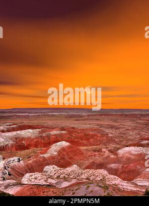 Nuvole di tempesta che si formano sul deserto dipinto in Arizona Foto Stock