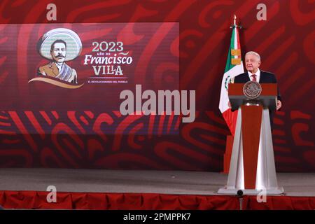 Città del Messico, Messico. 14th Apr, 2023. Il presidente del Messico, Andres Manuel Lopez Obrador, parla questo venerdì durante la sua conferenza informativa al Palazzo Nazionale. Il 14 aprile 2023 a Città del Messico. (Credit Image: © Carlos Santiago/eyepix via ZUMA Press Wire) SOLO PER USO EDITORIALE! Non per USO commerciale! Foto Stock