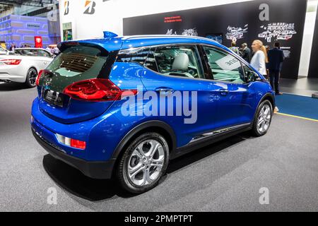 Opel Ampera-e auto elettrica al Salone IAA di Francoforte. Germania - 12 settembre 2017. Foto Stock