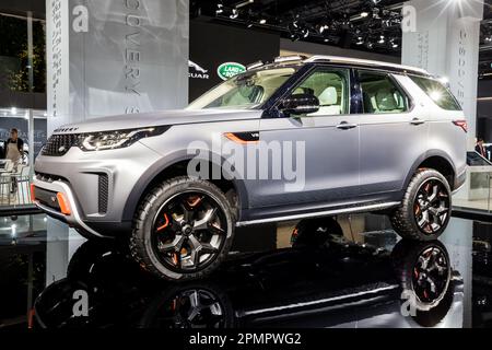 Land Rover Discovery SVX al Salone dell'automobile IAA di Francoforte. Germania - 12 settembre 2017. Foto Stock