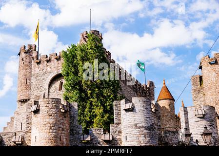 Il Gravensteen è un castello medievale di Gand. L'attuale castello risale al 1180 ed è stata la residenza dei conti delle Fiandre fino al 1353. Era s Foto Stock