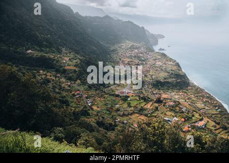 Vista da Miradouro da Beira da Quinta a Madeira, Portogallo Foto Stock
