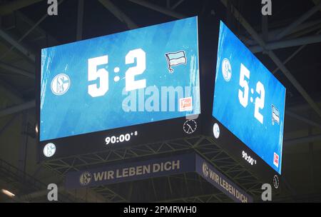 Schalke, Germania. 14th Apr, 2023. Primo : 04/14/2023, calcio, calcio, 1.Bundesliga: FC Schalke 04 - Hertha BSC Berlin 5:2 Tabellone con risultato finale Credit: dpa/Alamy Live News Foto Stock