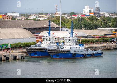 Cartagena, Columbia - 31 marzo 2023: Spedizioni e impianti portuali a Caragena, Columbia. Foto Stock