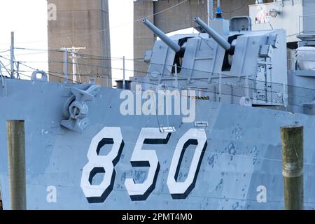 USS Joseph P. Kennedy Jr. Al museo marittimo di Battleship Cove e monumento commemorativo di guerra Foto Stock