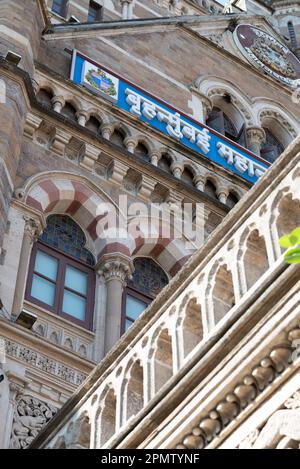 L'edificio della Bombay Municipal Corporation (BMC) si trova a Mumbai, in India, ed è la sede della società municipale responsabile della gove Foto Stock