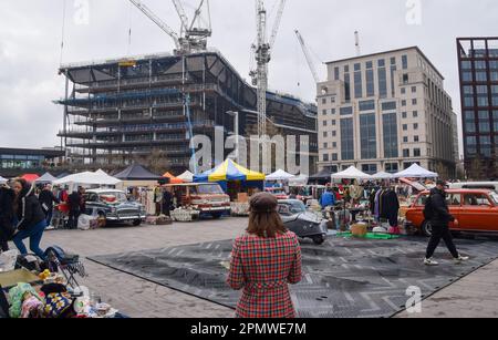 Londra, Regno Unito. 15th aprile 2023. La vendita di stivali classici per auto ritorna a Granary Square a King's Cross. Credit: Vuk Valcic/Alamy Live News Foto Stock