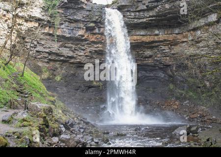 Vista della cascata Hardraw Force nello Yorkshire Dales England Foto Stock