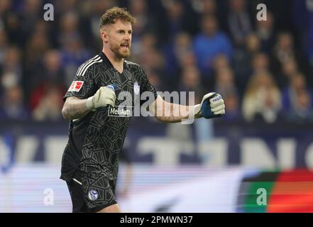 Schalke, Germania. 14th Apr, 2023. Primo : 04/14/2023, calcio, calcio, 1st Bundesliga: FC Schalke 04 - Hertha BSC Berlin 5: 2 Gestik, Ralf Fahrmann Credit: dpa/Alamy Live News Foto Stock