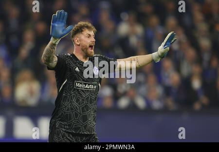 Schalke, Germania. 14th Apr, 2023. Primo : 04/14/2023, calcio, calcio, 1.Bundesliga: FC Schalke 04 - Hertha BSC Berlin 5: 2 gesto, Ralf Fahrmann Credit: dpa/Alamy Live News Foto Stock