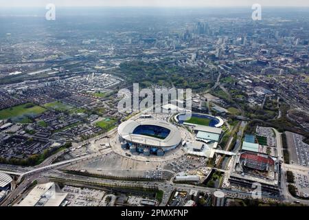 Manchester, Regno Unito. 15th Apr, 2023. Vista sui droni dell'Etihad Stadium prima della partita della Premier League all'Etihad Stadium, Manchester. Il credito dell'immagine dovrebbe essere: Gary Oakley/Sportimage Credit: Sportimage/Alamy Live News Foto Stock