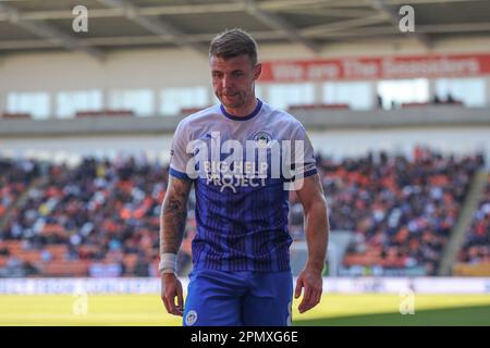 Blackpool, Regno Unito. 15th Apr, 2023. Max Power #8 di Wigan Athletic durante la partita Sky Bet Championship Blackpool vs Wigan Athletic a Bloomfield Road, Blackpool, Regno Unito, 15th aprile 2023 (Photo by Alfie Cosgrove/News Images) a Blackpool, Regno Unito il 4/15/2023. (Foto di Alfie Cosgrove/News Images/Sipa USA) Credit: Sipa USA/Alamy Live News Foto Stock