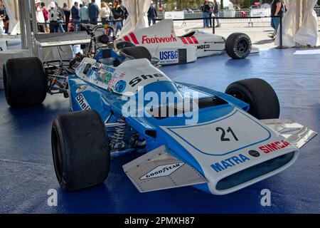 LE CASTELLET, FRANCIA, 7 aprile 2023 : Museo all'aperto di vecchie F1 auto nel paddock durante il quinto Gran Premio storico francese sul circuito Paul Ricard Foto Stock