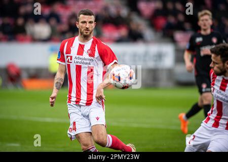 Herning, Danimarca. 14th, aprile 2023. Lars Kramer (4) di Aalborg Boldklub visto durante il Superliga match 3F tra FC Midtjylland e Aalborg Boldklub alla MCH Arena di Herning. (Photo credit: Gonzales Photo - Morten Kjaer). Foto Stock