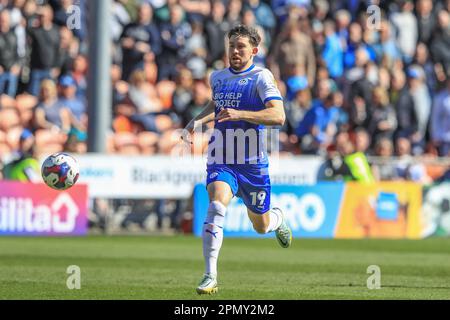 Blackpool, Regno Unito. 15th Apr, 2023. Callum Lang #19 di Wigan Athletic durante la partita Sky Bet Championship Blackpool vs Wigan Athletic a Bloomfield Road, Blackpool, Regno Unito, 15th aprile 2023 (Photo by Alfie Cosgrove/News Images) a Blackpool, Regno Unito il 4/15/2023. (Foto di Alfie Cosgrove/News Images/Sipa USA) Credit: Sipa USA/Alamy Live News Foto Stock