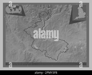 East Staffordshire, distretto non metropolitano dell'Inghilterra - Gran Bretagna. Mappa in scala di grigi con laghi e fiumi. Posizioni delle principali città di Foto Stock