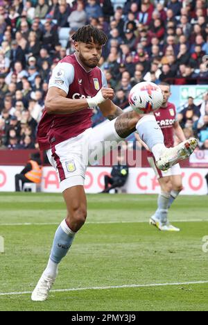 Birmingham, Regno Unito. 15th Apr, 2023. Tyrone Mings of Aston Villa durante la partita della Premier League a Villa Park, Birmingham. Il credito dell'immagine dovrebbe essere: Darren Staples/Sportimage Credit: Sportimage/Alamy Live News Foto Stock