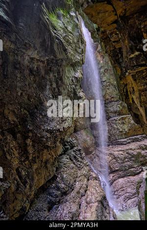 Il Breitachklamm è una gola del torrente Breitach, nella regione di Allgaeu, nei pressi di Oberstdorf, in Baviera, Germania, Europa. Foto Stock