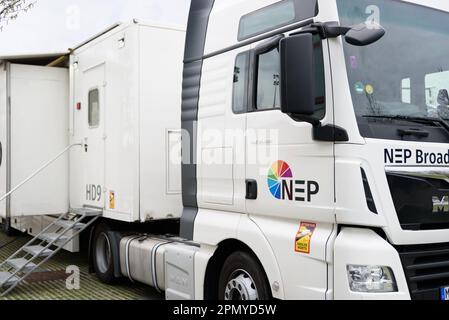 Monaco, Germania. 15th Apr, 2023. Monaco, Germania, aprile 17th 2021: Il NEP ha trasmesso il camion prima della partita semifinale di DFB Pokal tra il Bayern Monaco e il VfL Wolfsburg al Bayern Campus, Germania. (Sven Beyrich/SPP) Credit: SPP Sport Press Photo. /Alamy Live News Foto Stock