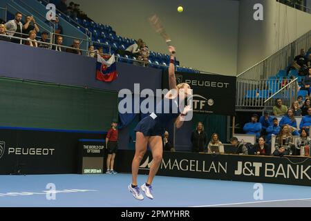 Anna Karolína Schmiedlová alla partita di Billie Jean King Cup tra Slovacchia e Italia il 15th aprile 2023 a Bratislava, Slovacchia. Foto Stock