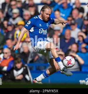 Tom Davies #26 di Everton F.C durante la partita della Premier League tra Everton e Fulham a Goodison Park, Liverpool, sabato 15th aprile 2023. (Foto: Mike Morese | NOTIZIE MI) Credit: NOTIZIE MI & Sport /Alamy Live News Foto Stock