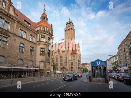 Municipio di Neukolln (Rathaus Neukolln) e Tribunale del Distretto di Neukolln (Amtsgericht Neukolln) - Berlino, Germania Foto Stock