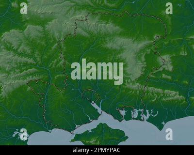 Hampshire, contea amministrativa dell'Inghilterra - Gran Bretagna. Mappa di altitudine colorata con laghi e fiumi Foto Stock