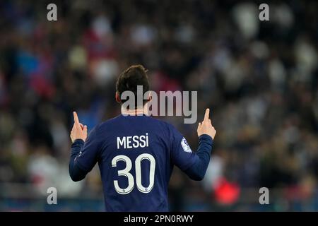 Parigi, Francia. 15th Apr, 2023. Il Lionel messi di Parigi Saint Germain festeggia dopo aver segnato la partita di calcio francese Ligue 1 tra Paris Saint Germain (PSG) e RC Lens a Parigi, in Francia, il 15 aprile 2023. Credit: Glenn Gervot/Xinhua/Alamy Live News Foto Stock