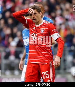 Monaco, Germania. 15th Apr, 2023. Thomas Mueller del Bayern Monaco reagisce durante la partita di calcio tedesca della prima divisione Bundesliga tra il Bayern Monaco e il TSG Hoffenheim a Monaco di Baviera (Germania), 15 aprile 2023. Credit: Philippe Ruiz/Xinhua/Alamy Live News Foto Stock