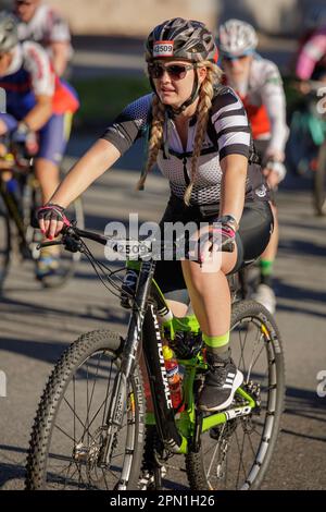 Ciclista femminile, 2023 Tour in bicicletta di città del Capo Foto Stock