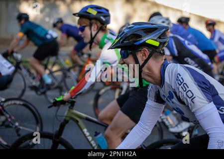 Ciclisti sorridenti - 2023 Tour in bicicletta di città del Capo Foto Stock