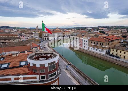 Veduta aerea della città italiana Senigallia Foto Stock