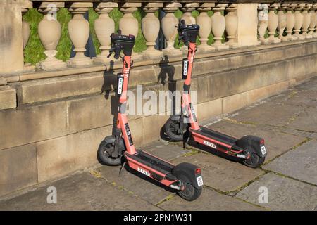 Voi noleggio scooter a Liverpool Foto Stock